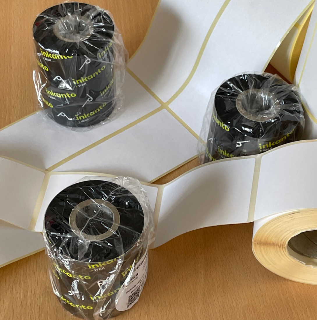 Plain labels and ribbons